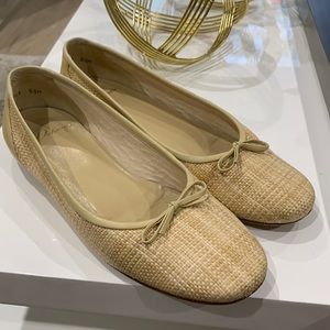 beige flats pattern
